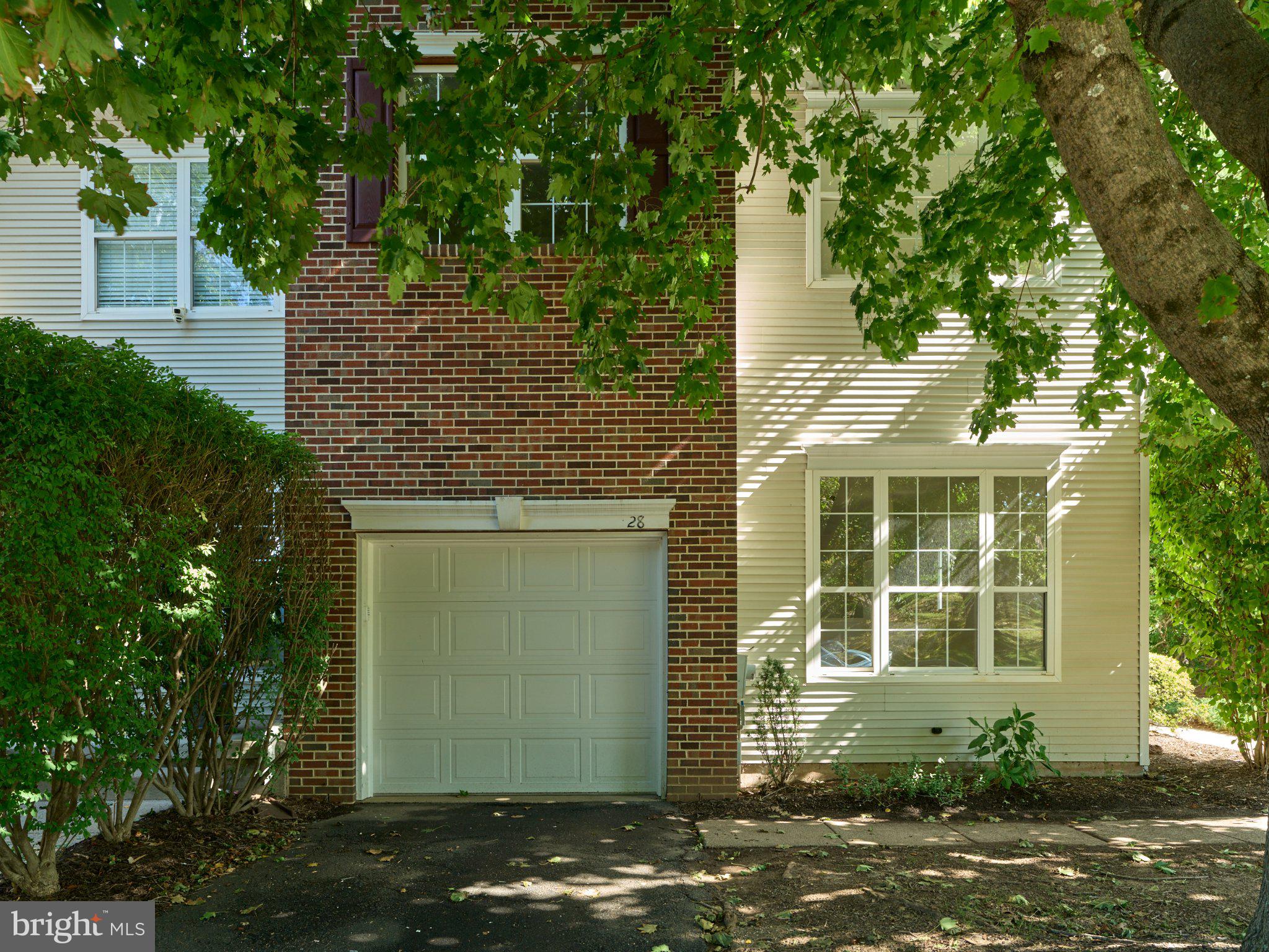 28 HERITAGE HILLS DRIVE