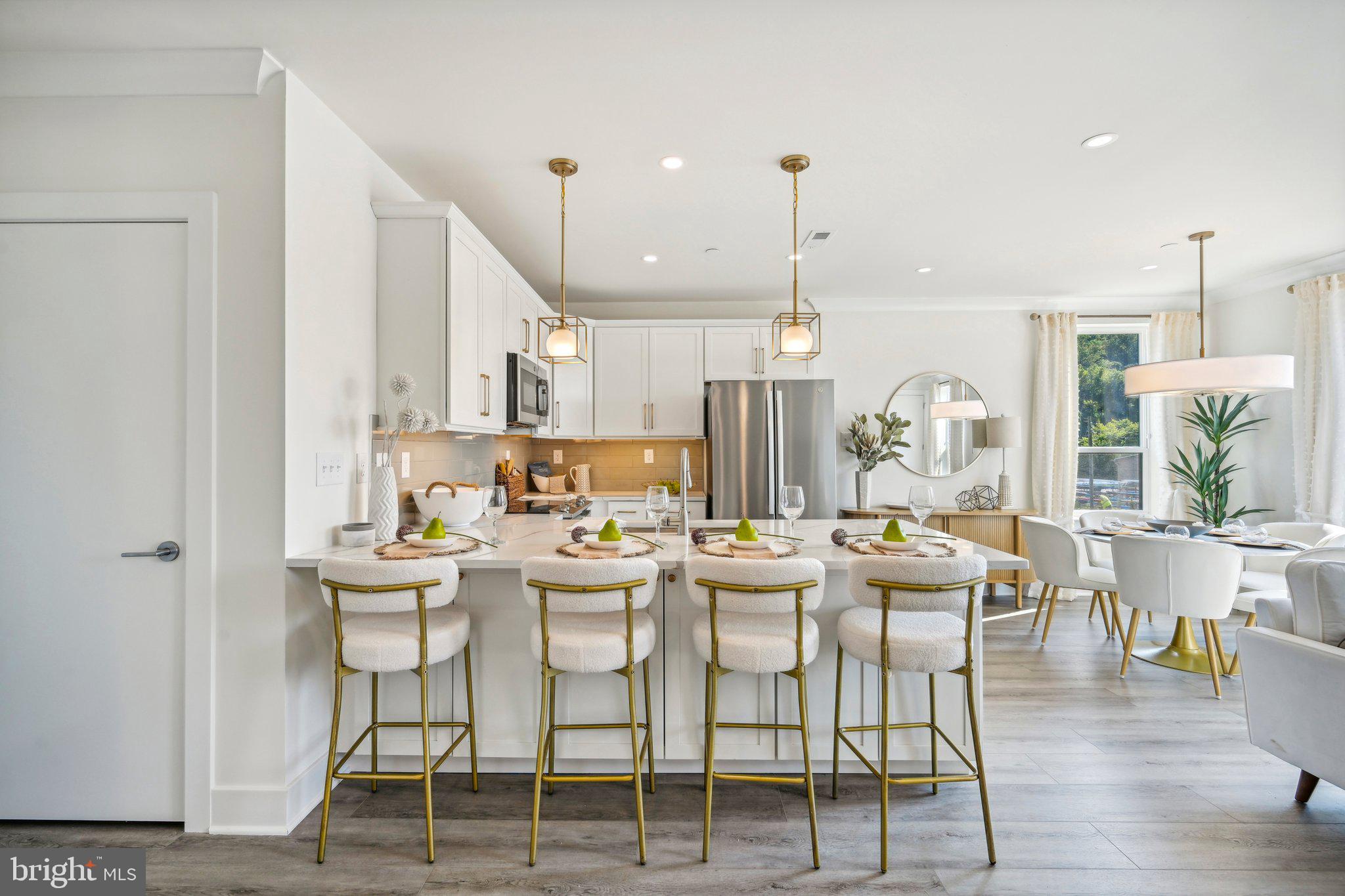 915 RIVERPLACE DRIVE 15H