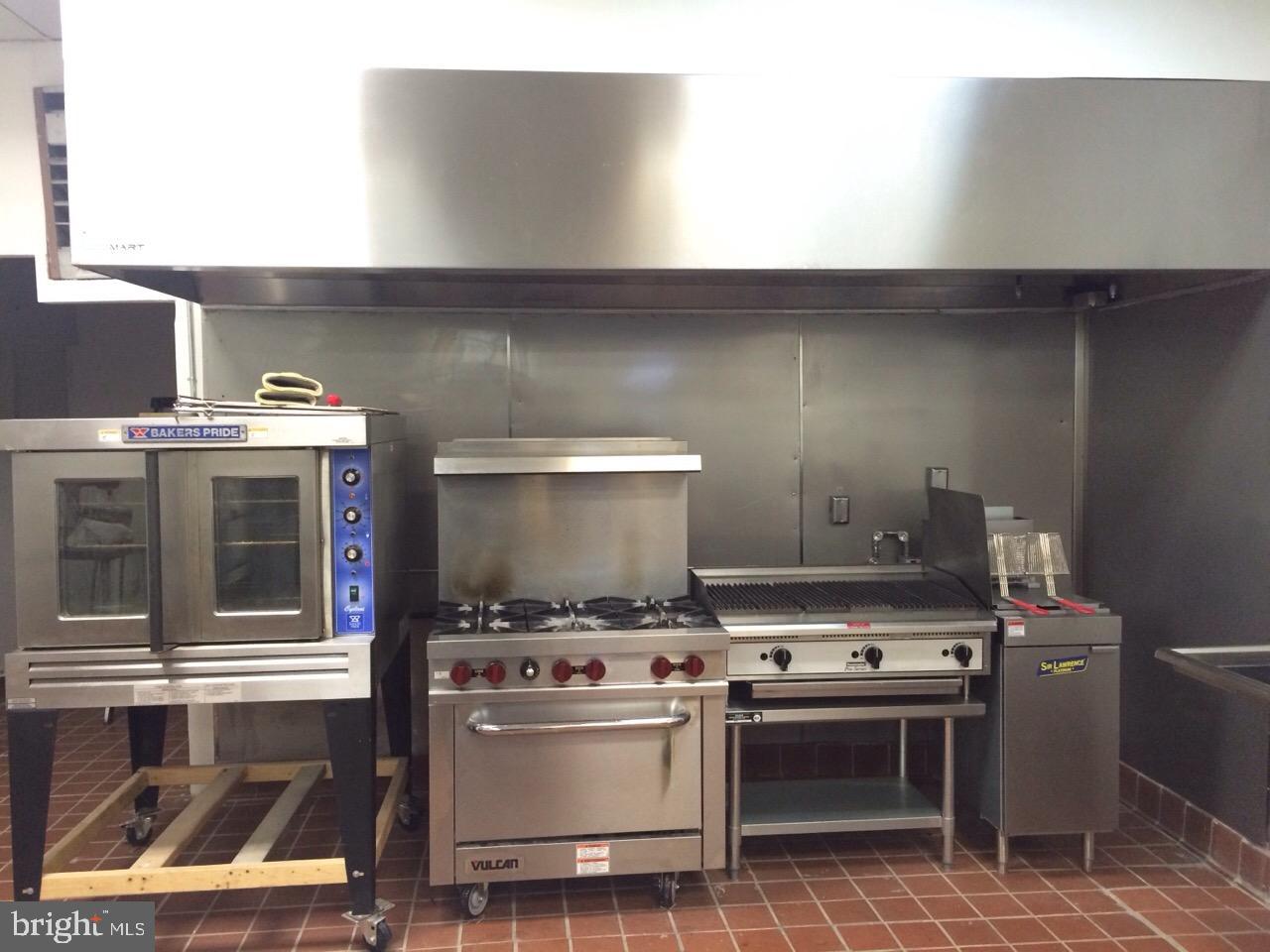 409 NE 18TH STREET NE