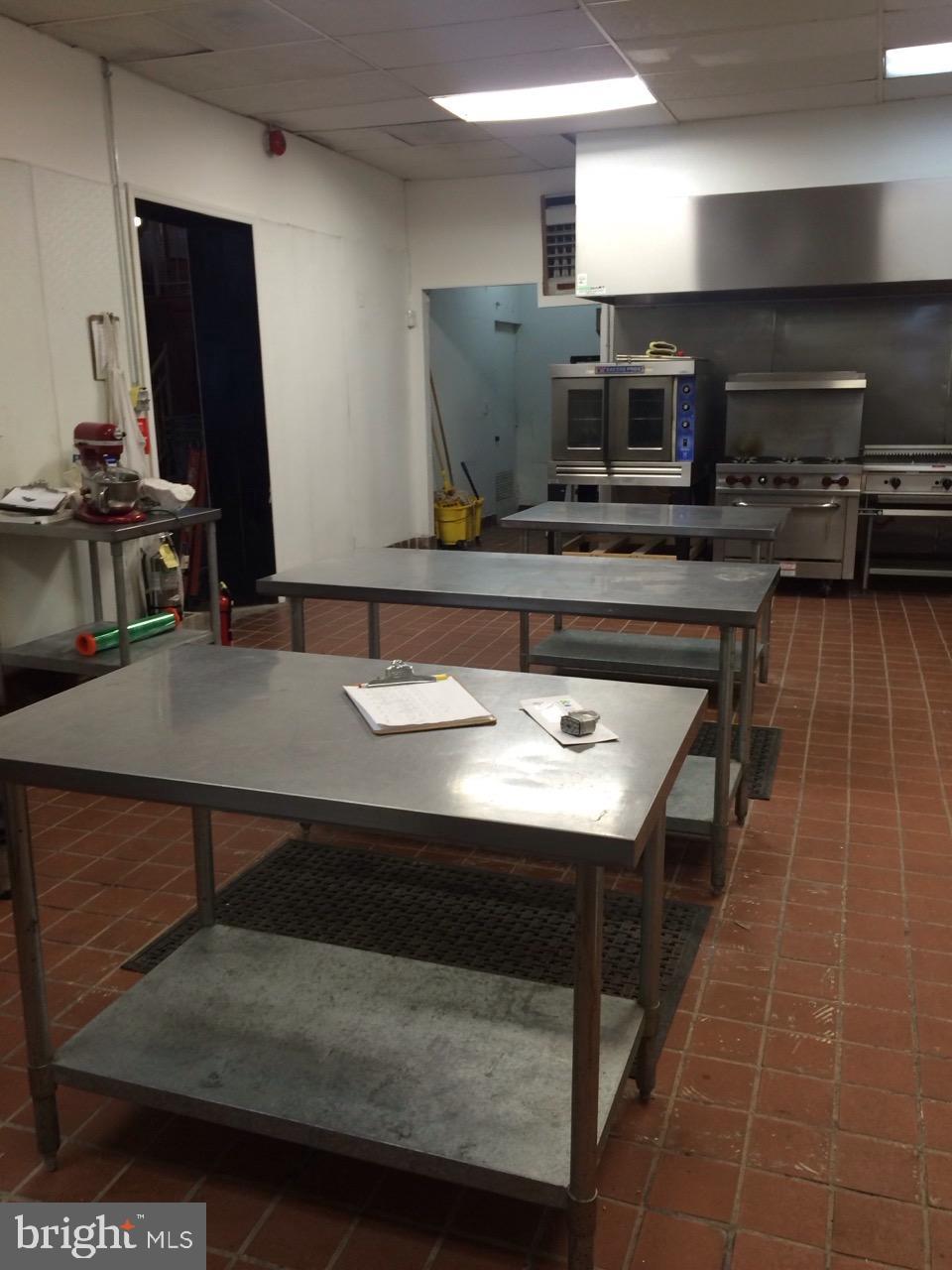 409 NE 18TH STREET NE