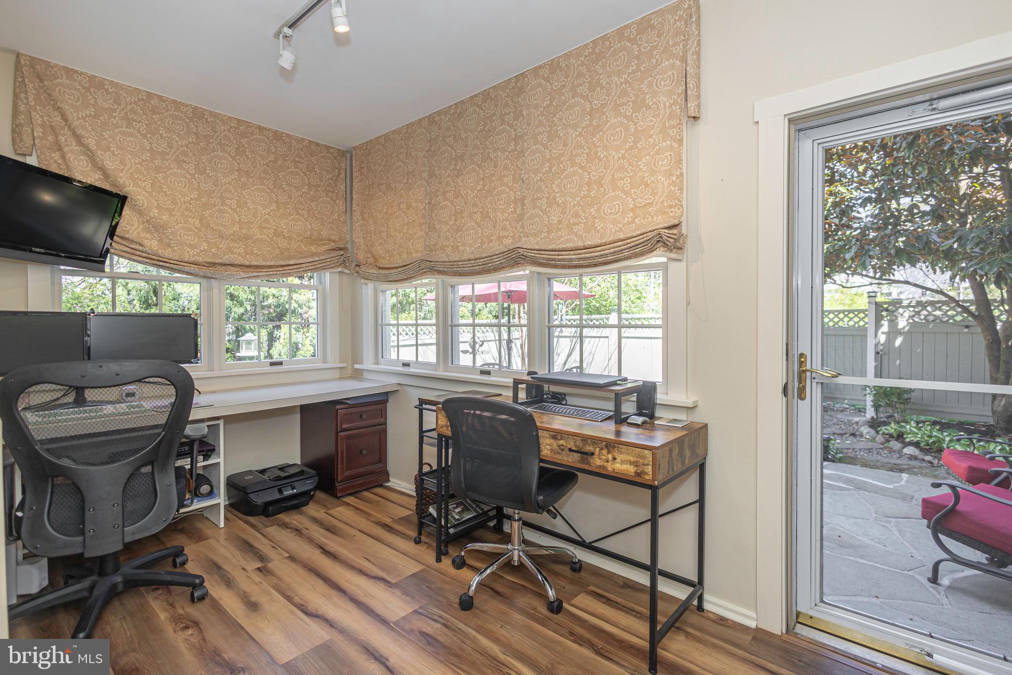 BLYTHEWOOD - Residential