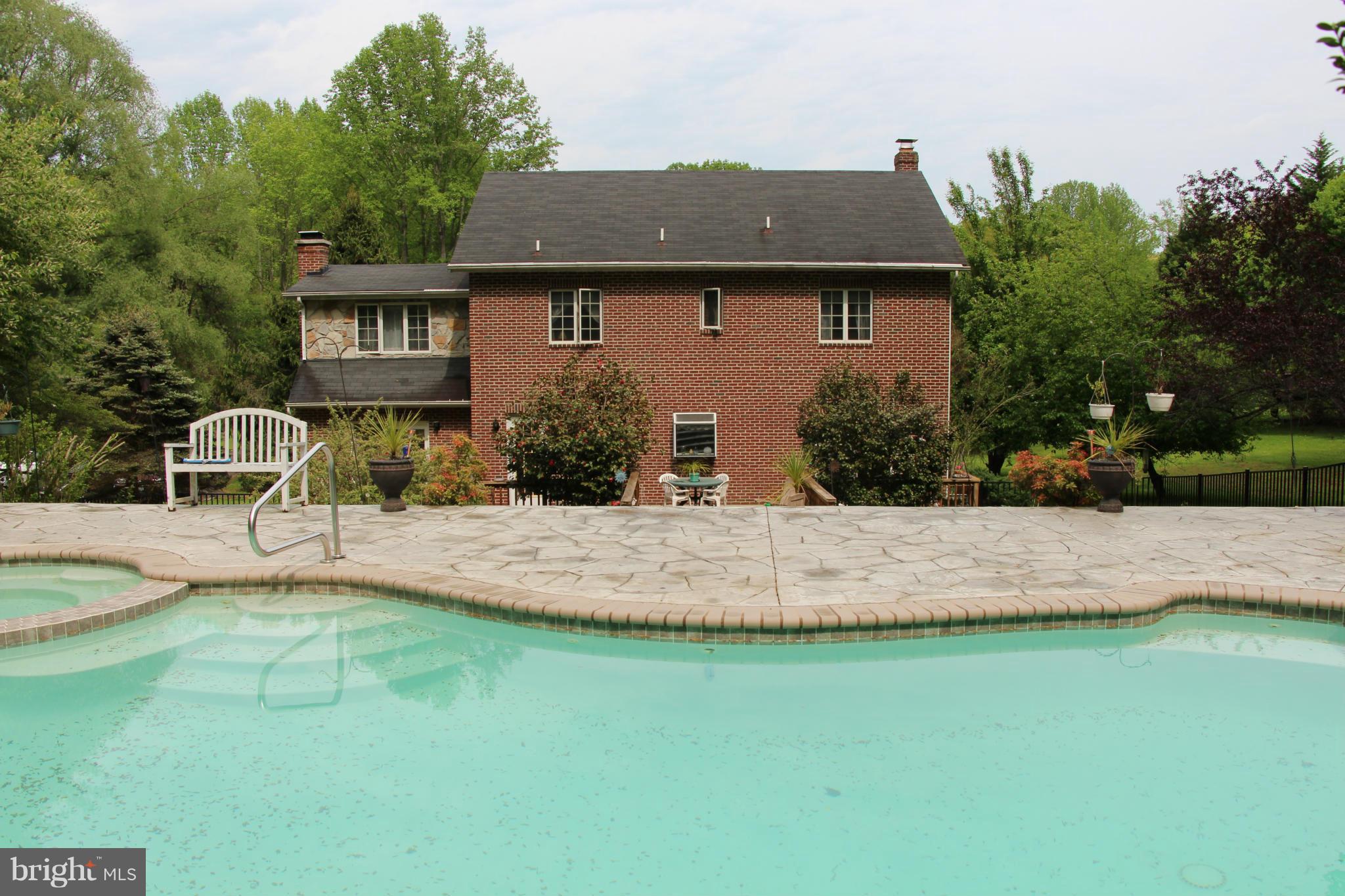 MAXWELL HALL SUB - Residential