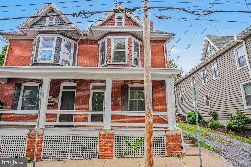 Photo of 122 S Cedar Street, LITITZ, PA 17543 (MLS # PALA2087428)