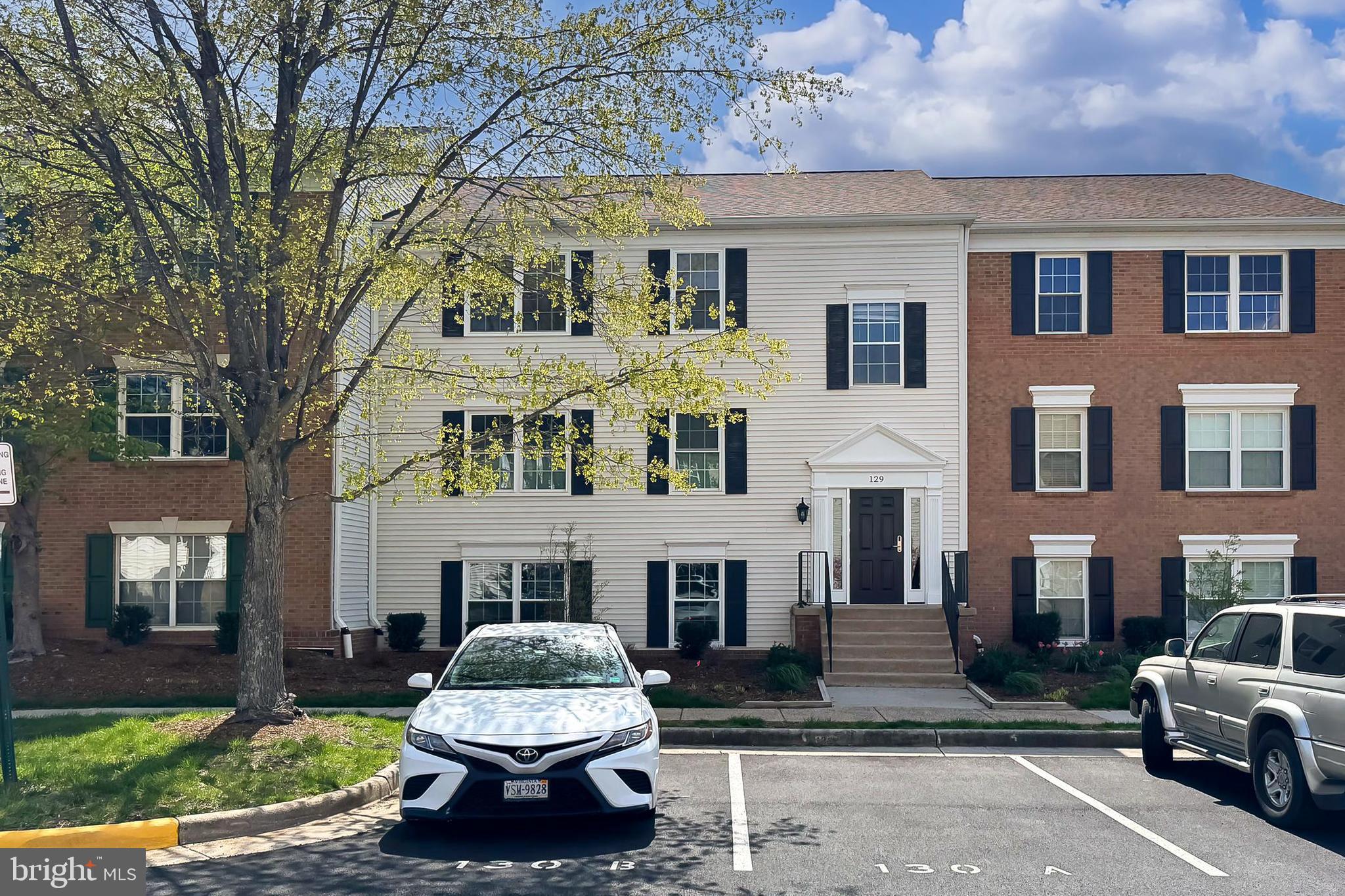 FOX CHAPEL AT TUDOR KNOLLS - Residential Lease