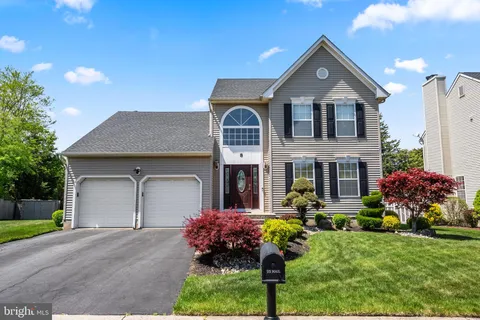 8 Congress Lane, South River, NJ MLS: NJMX2009204