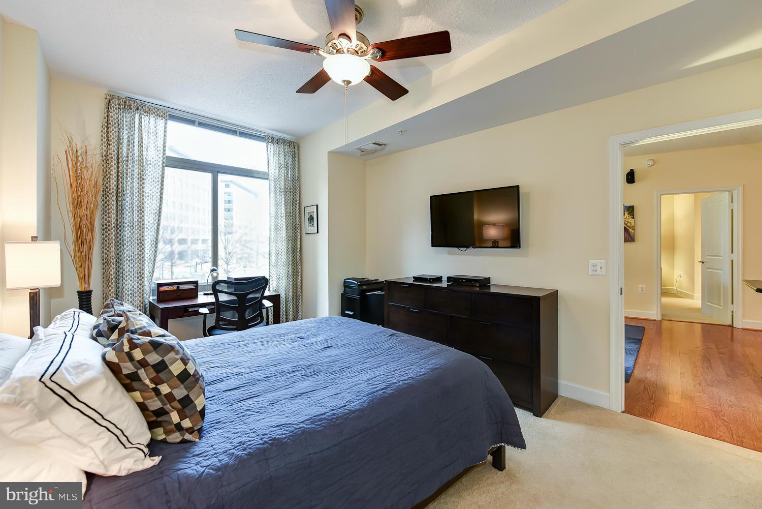 ECLIPSE ON CENTER PARK - Residential