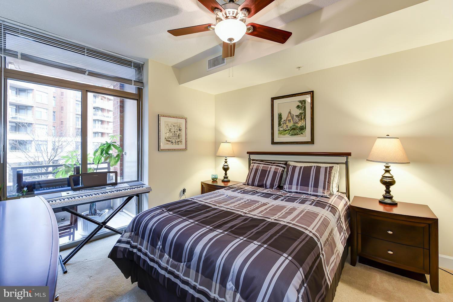 ECLIPSE ON CENTER PARK - Residential