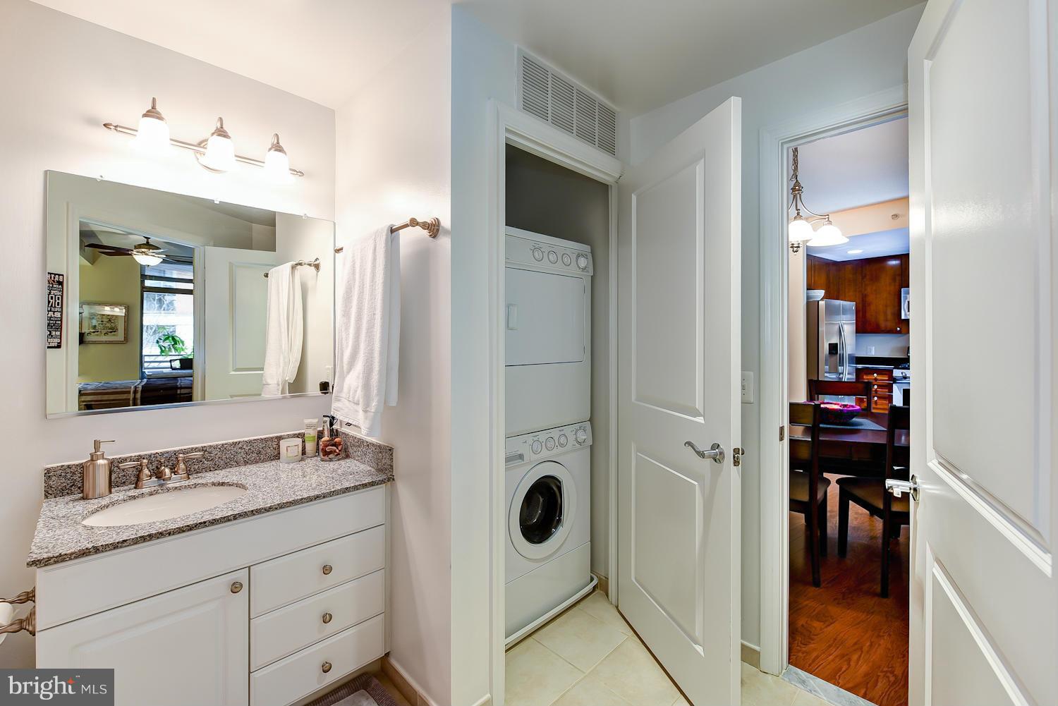 ECLIPSE ON CENTER PARK - Residential