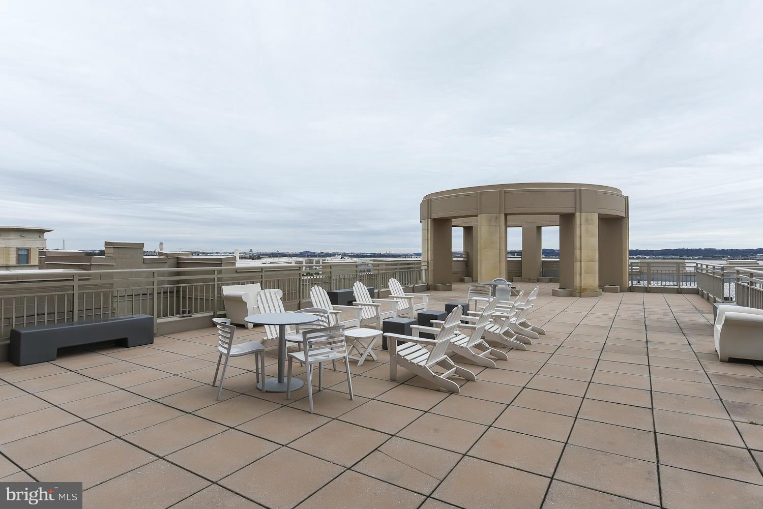 ECLIPSE ON CENTER PARK - Residential