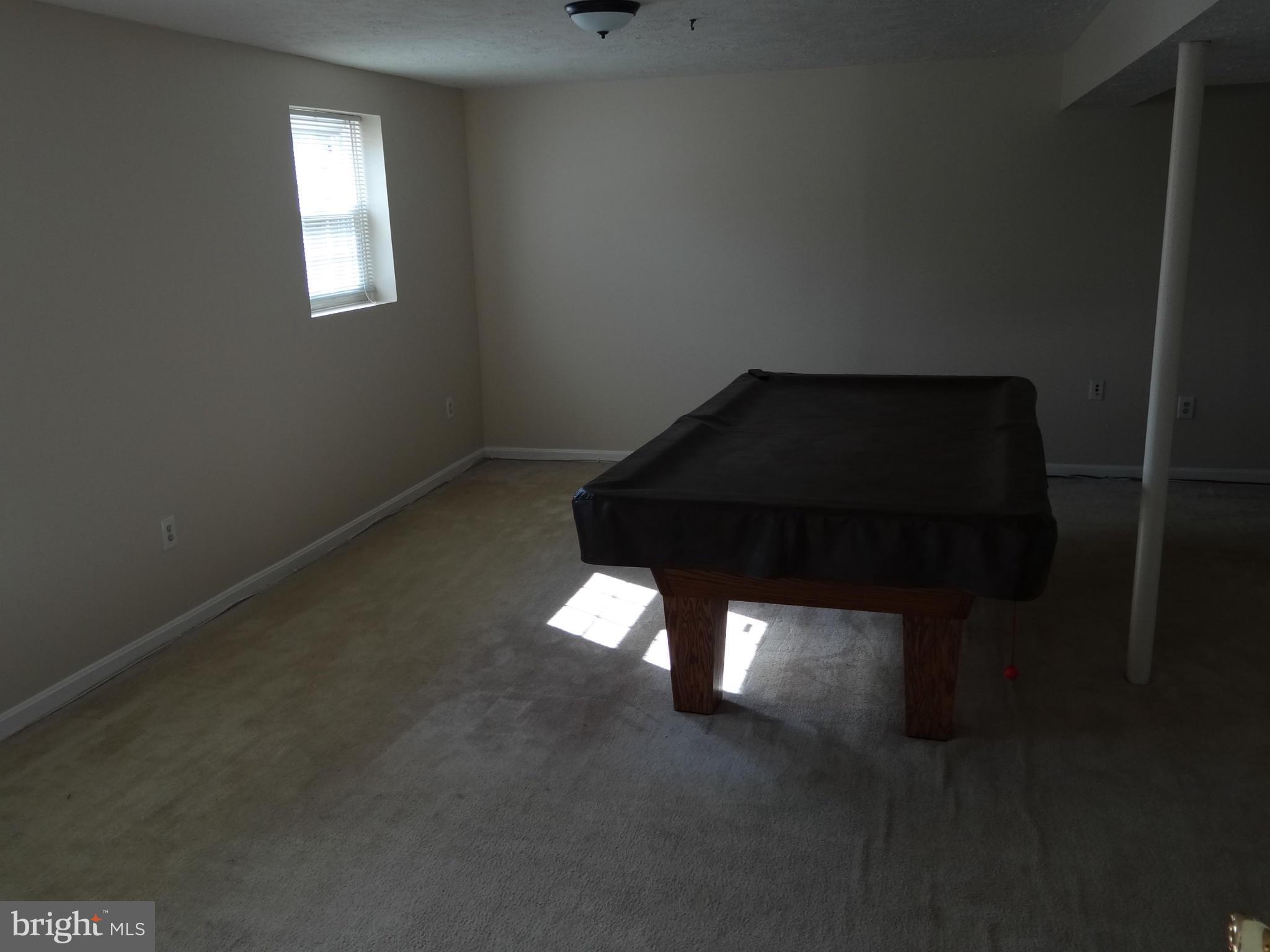 PROSPECT KNOLLS - Residential Lease