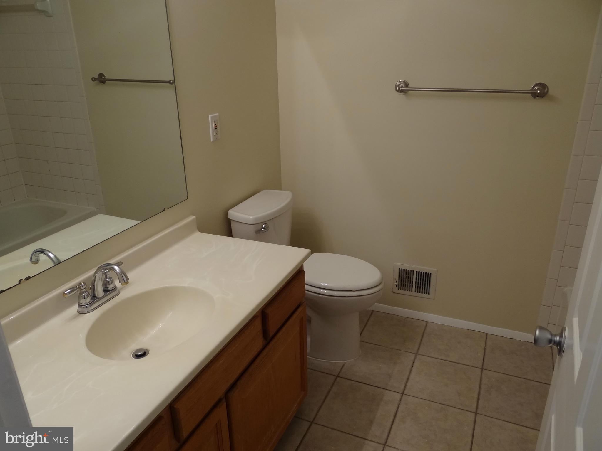 PROSPECT KNOLLS - Residential Lease