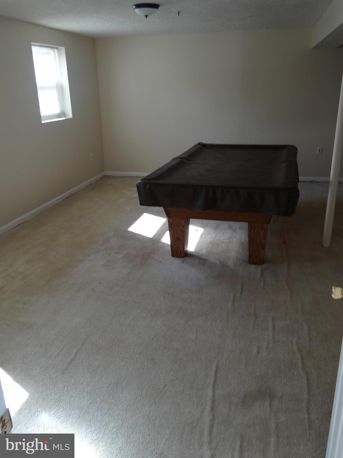 PROSPECT KNOLLS - Residential Lease