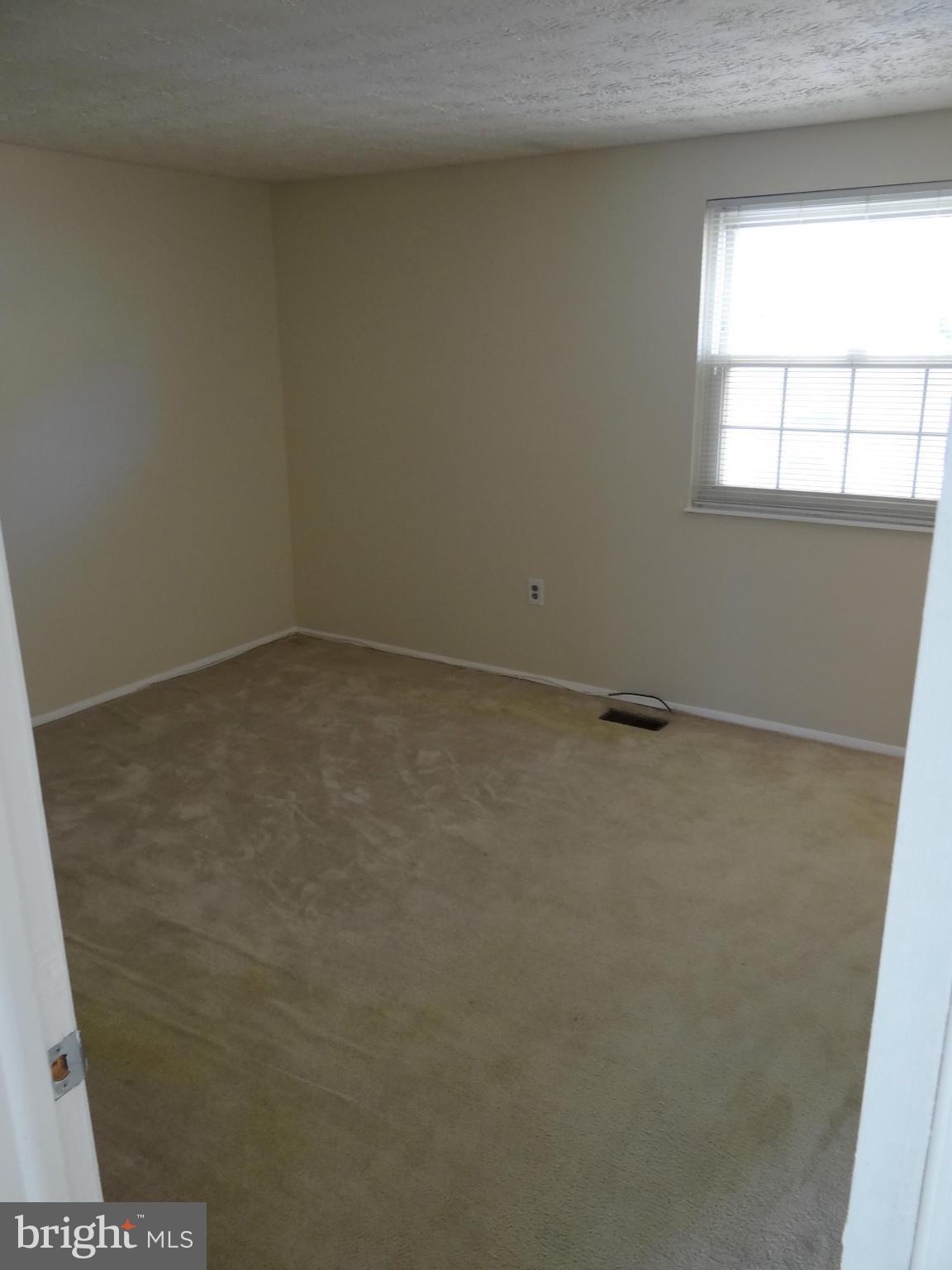 PROSPECT KNOLLS - Residential Lease