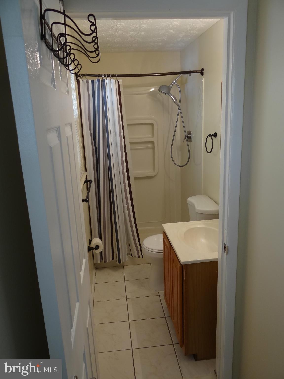 PROSPECT KNOLLS - Residential Lease