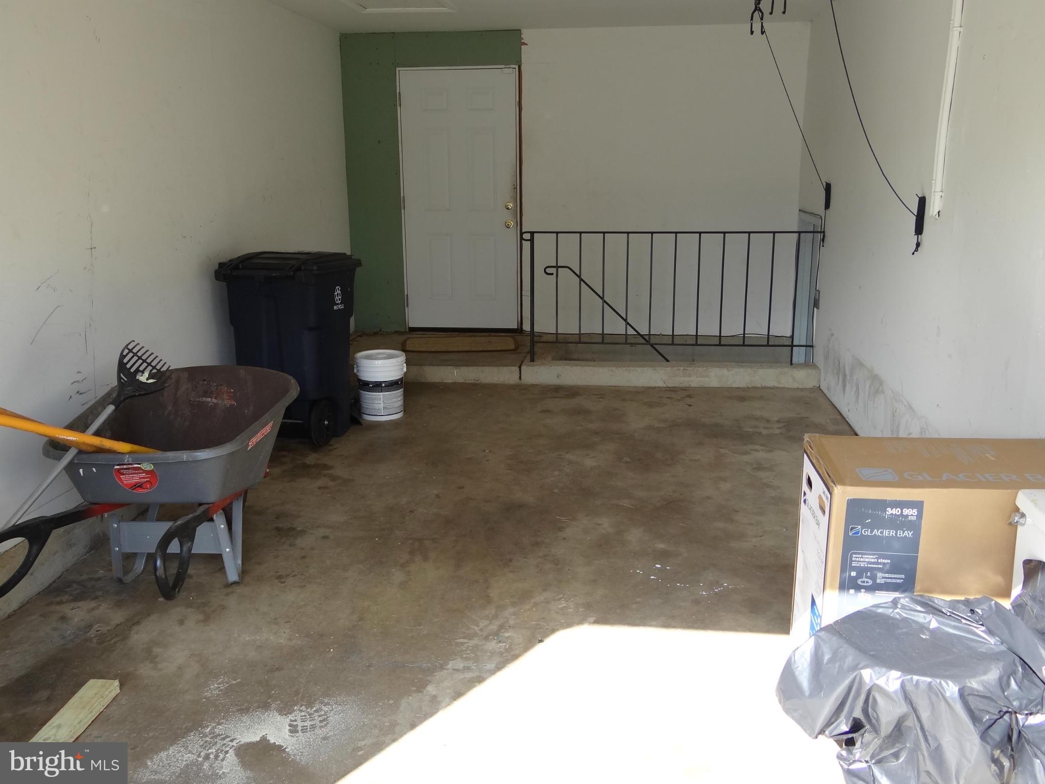 PROSPECT KNOLLS - Residential Lease