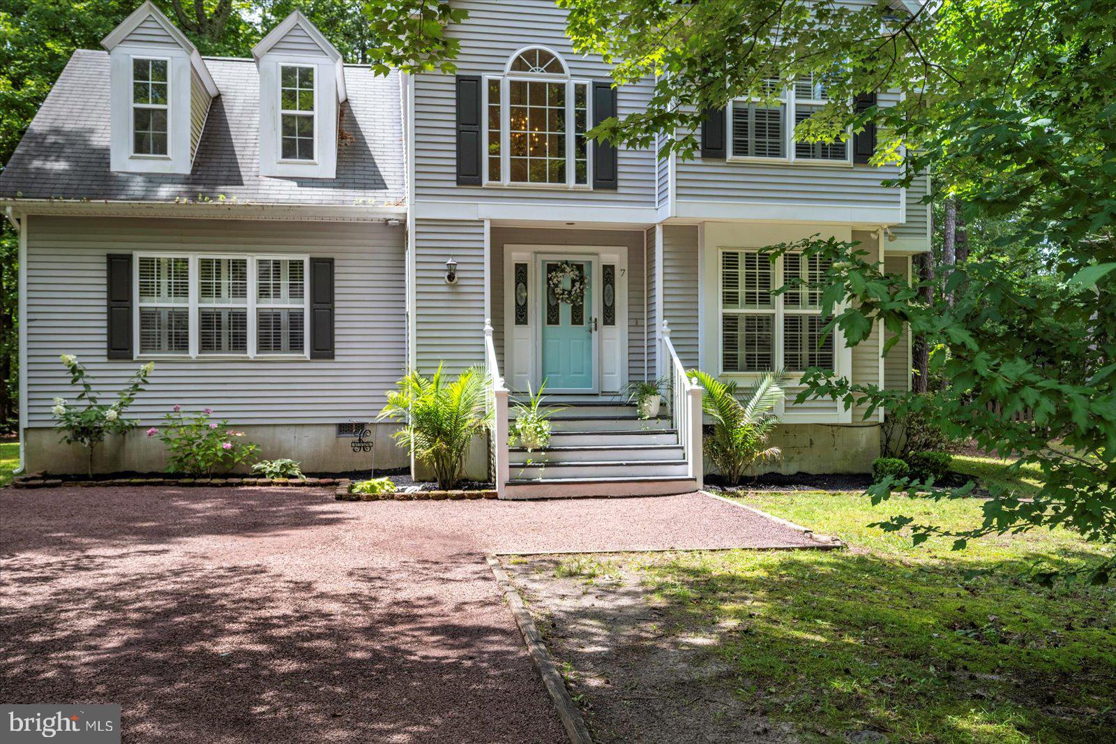 7 BURR HILL DRIVE