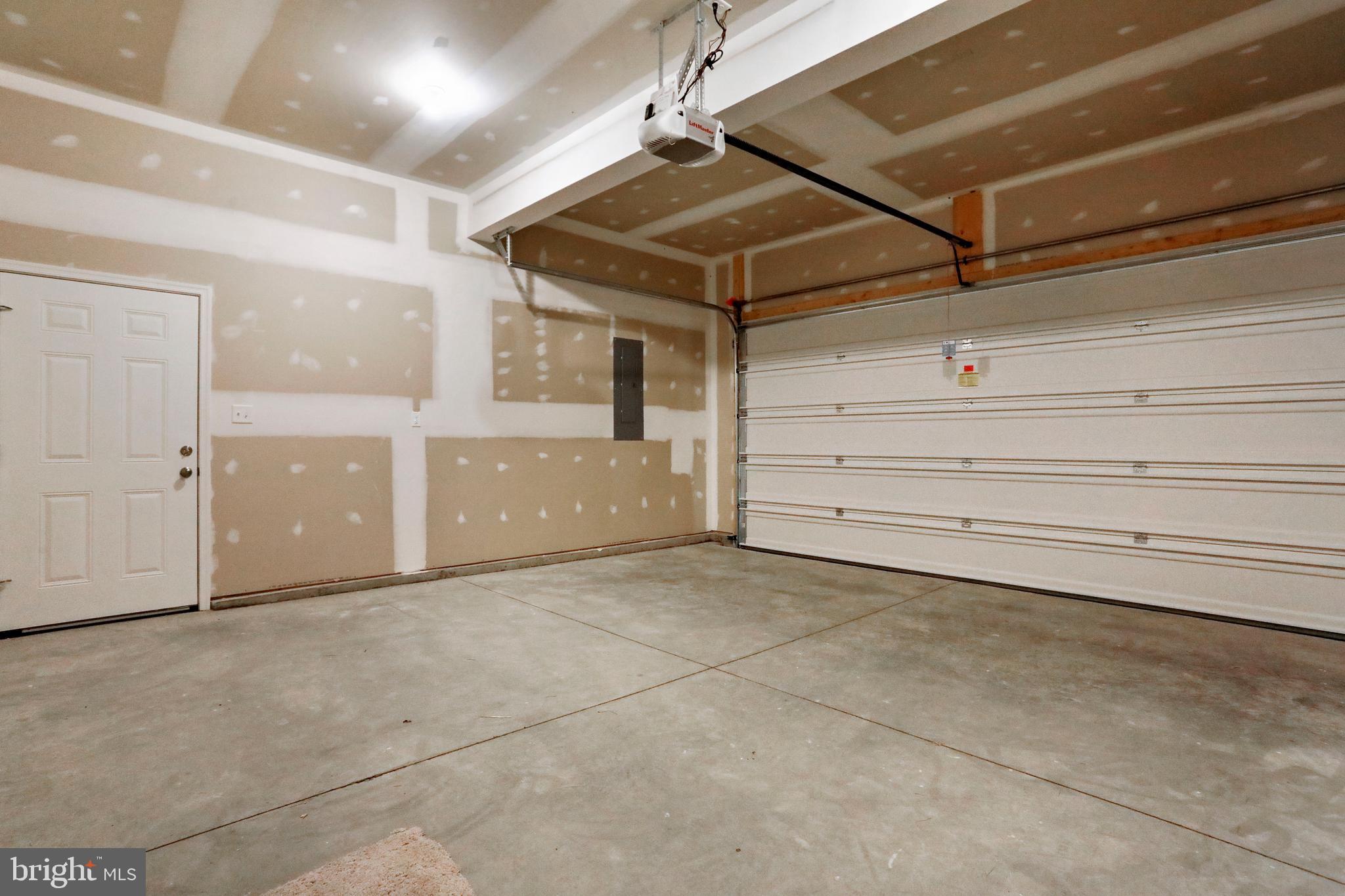 MIDDLE CREEK VISTAS - Residential