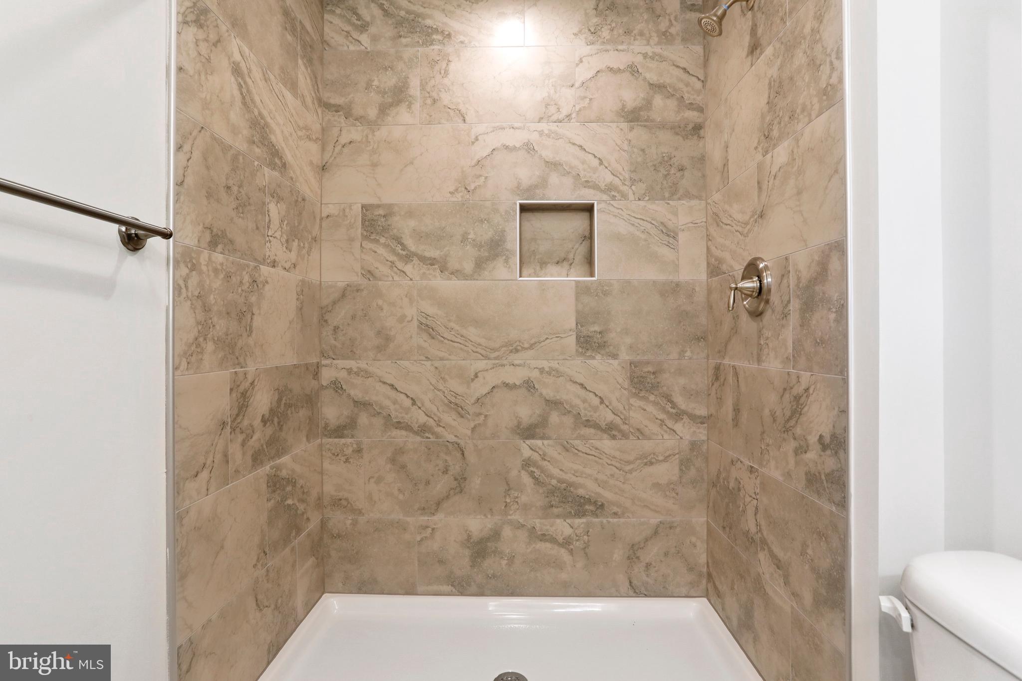 MIDDLE CREEK VISTAS - Residential