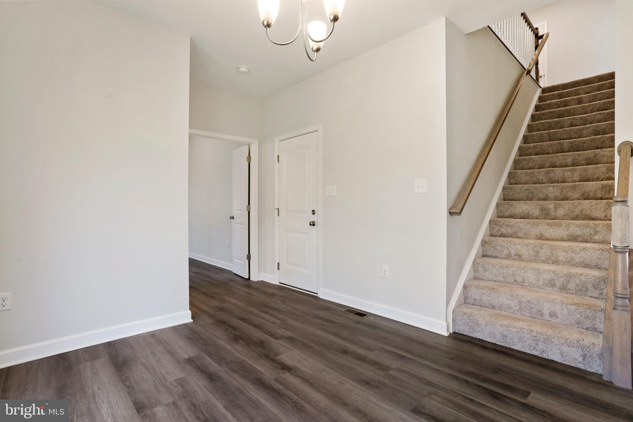 MIDDLE CREEK VISTAS - Residential