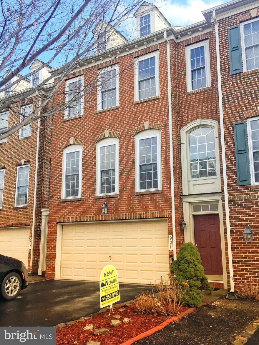 LARGE Quince Orchard Park TH with hardwood floors throughout main, large table space kitchen with island,  corian counters, walk out to deck, separate dining room and living room separated by elegant 3 sided gas fireplace,  large master bedroom with vaulted ceilings, luxury master bath with separate soaking tub, finished walk out basement to patio area, located right across from Kentlands shops, restaurant s and more. and easy 270 access !!!!!  **  * AGENTS read the Agent Private remarks please !!! APPLY on our website under Avail Rental/Apply Now.  ALL ADULTS must fill out an APP, you will be asked to upload a paystub and copy of drivers license in the app, so best to have those ready on desktop before applying.