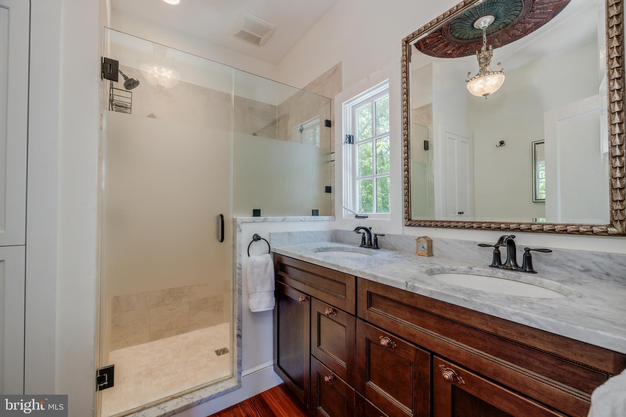 CHEVY CHASE - Residential