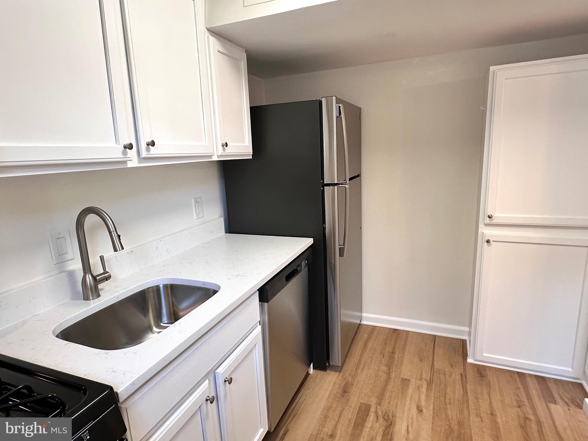 6608 E WAKEFIELD DRIVE J-1