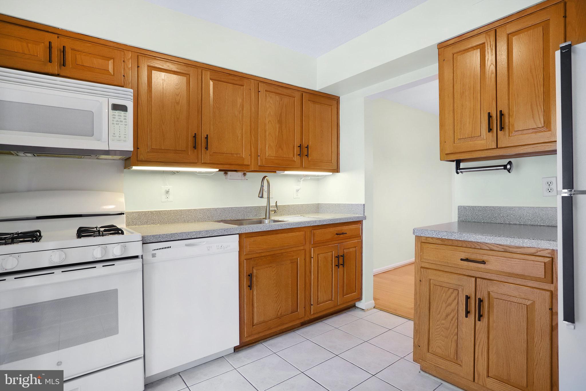 LAKEVIEW - Residential Lease