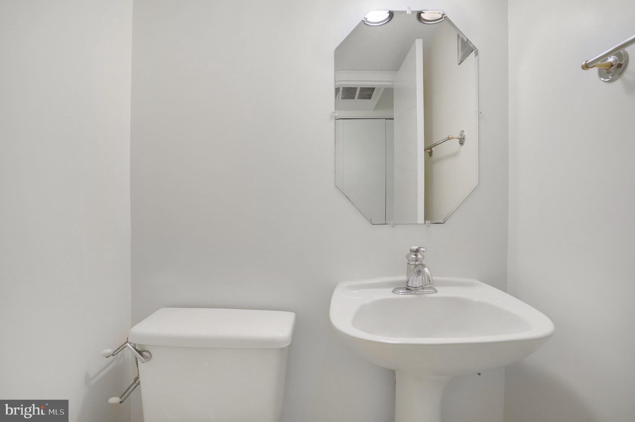 LAKEVIEW - Residential Lease