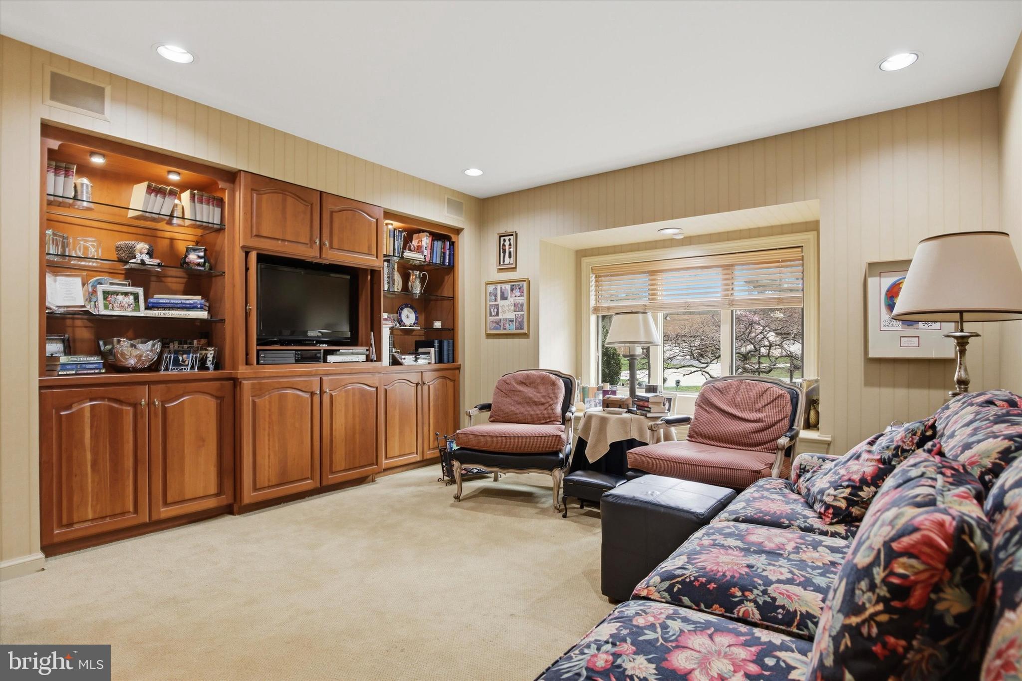 WHITPAIN FARM - Residential