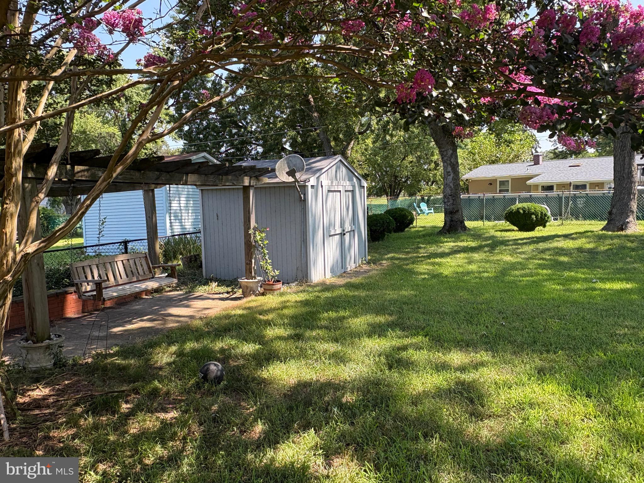 MUNSON HEIGHTS - Residential Lease