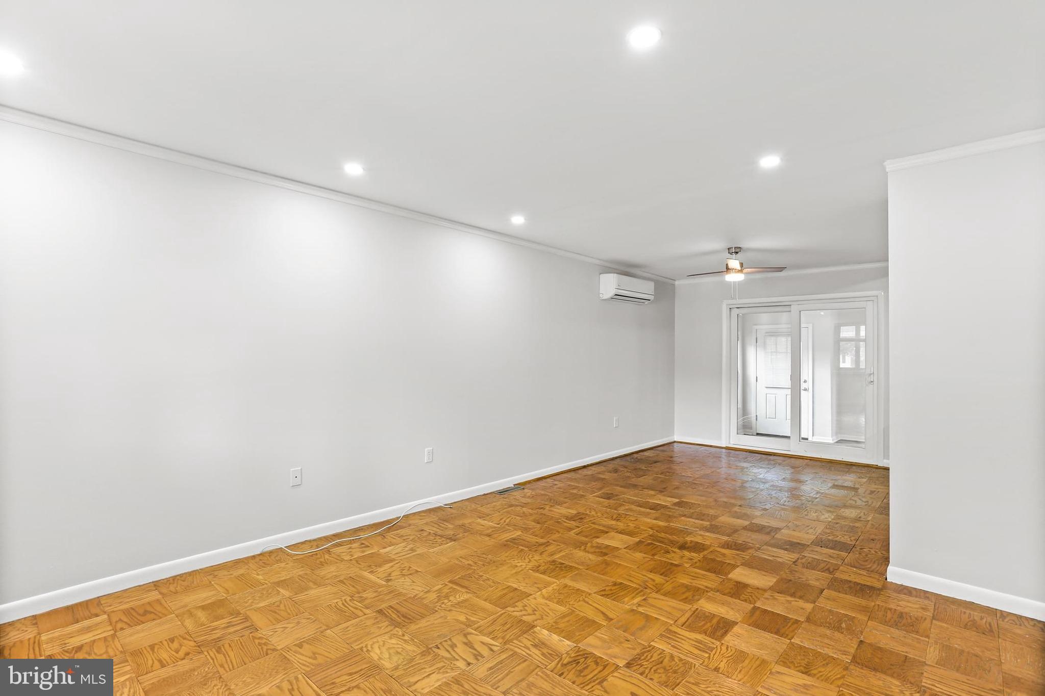 MUNSON HEIGHTS - Residential Lease