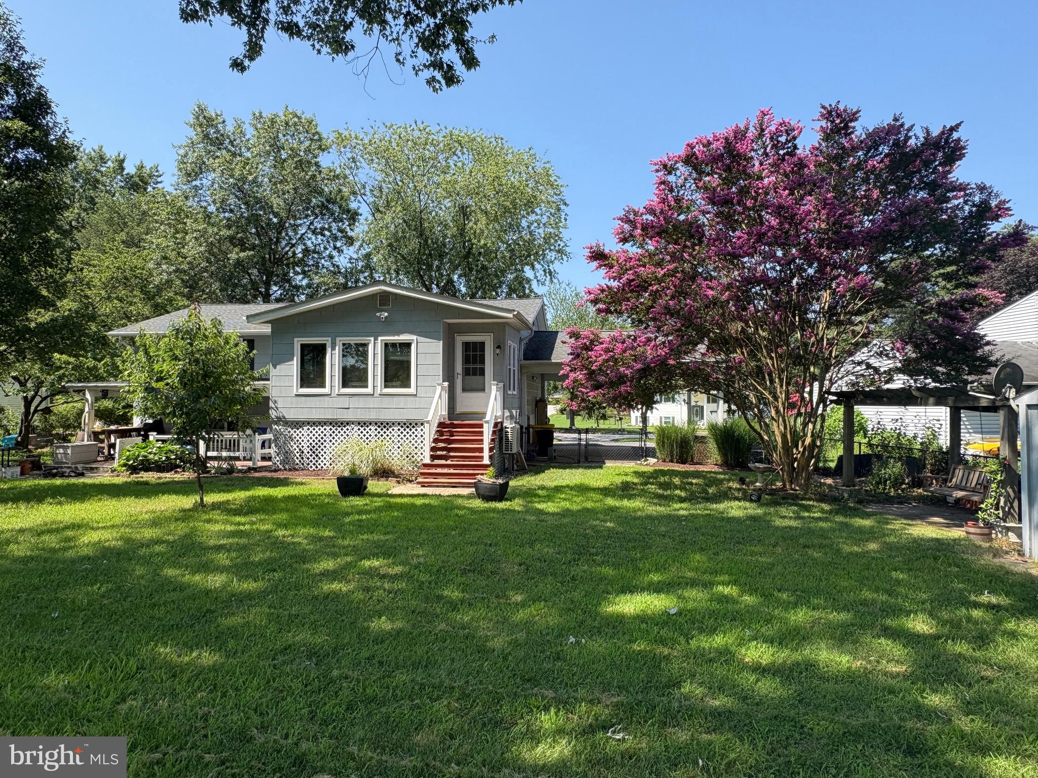 MUNSON HEIGHTS - Residential Lease