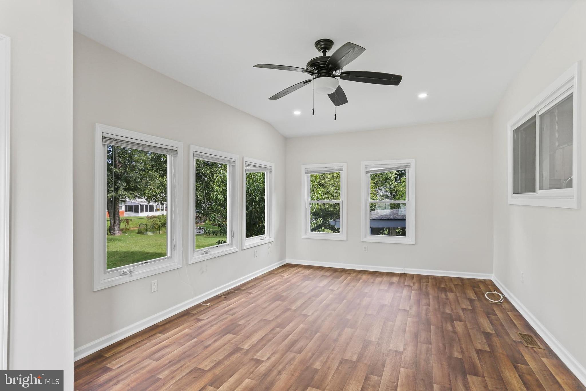 MUNSON HEIGHTS - Residential Lease