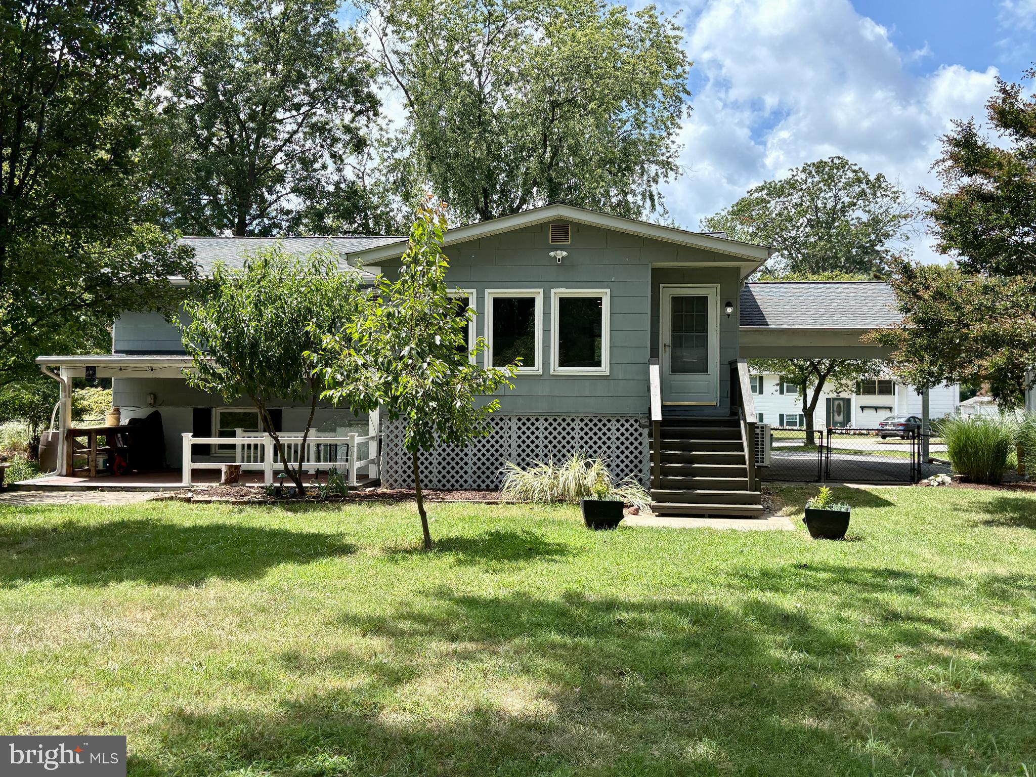 MUNSON HEIGHTS - Residential Lease