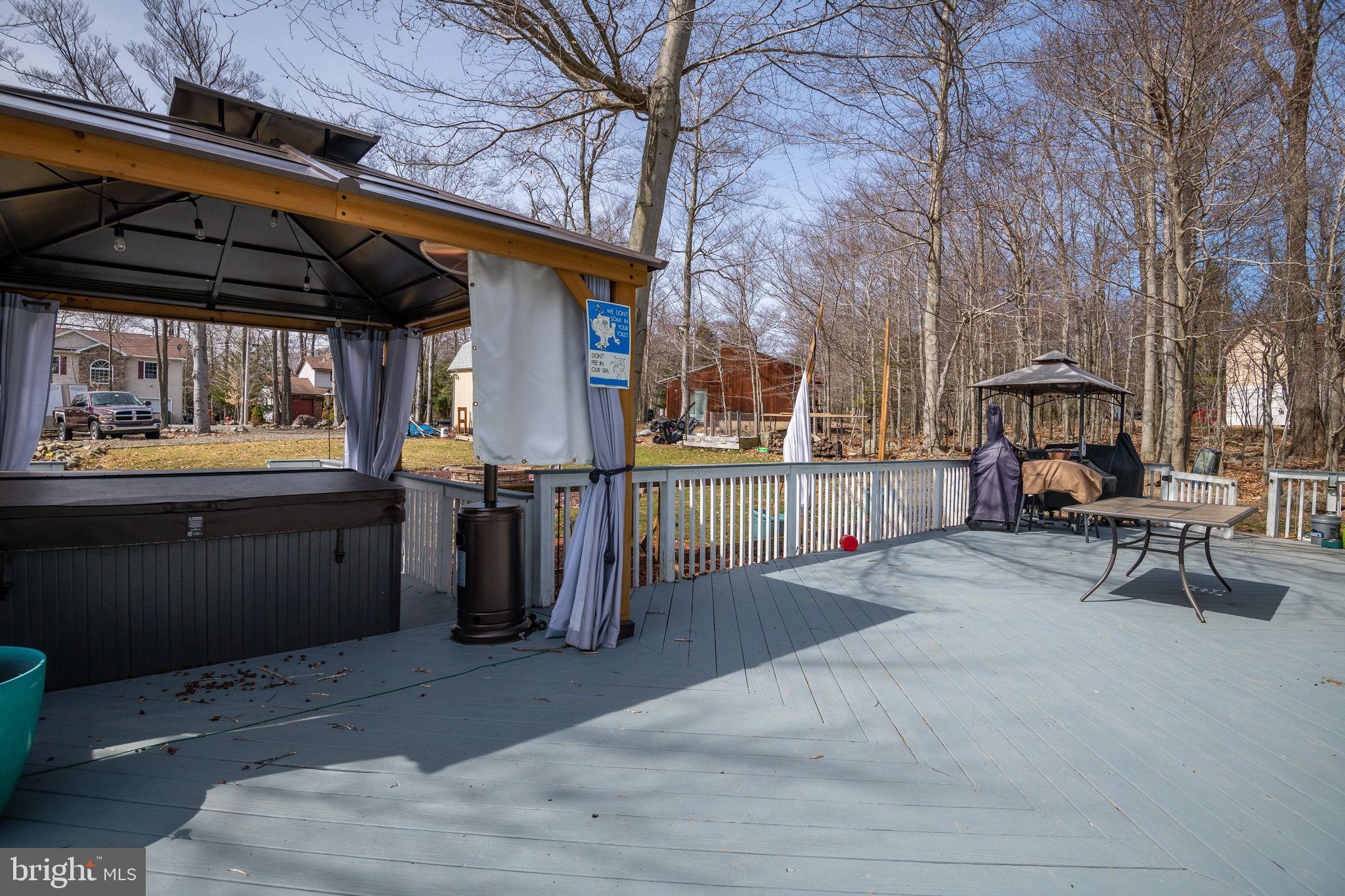 POCONO COUNTRY PLACE - Residential