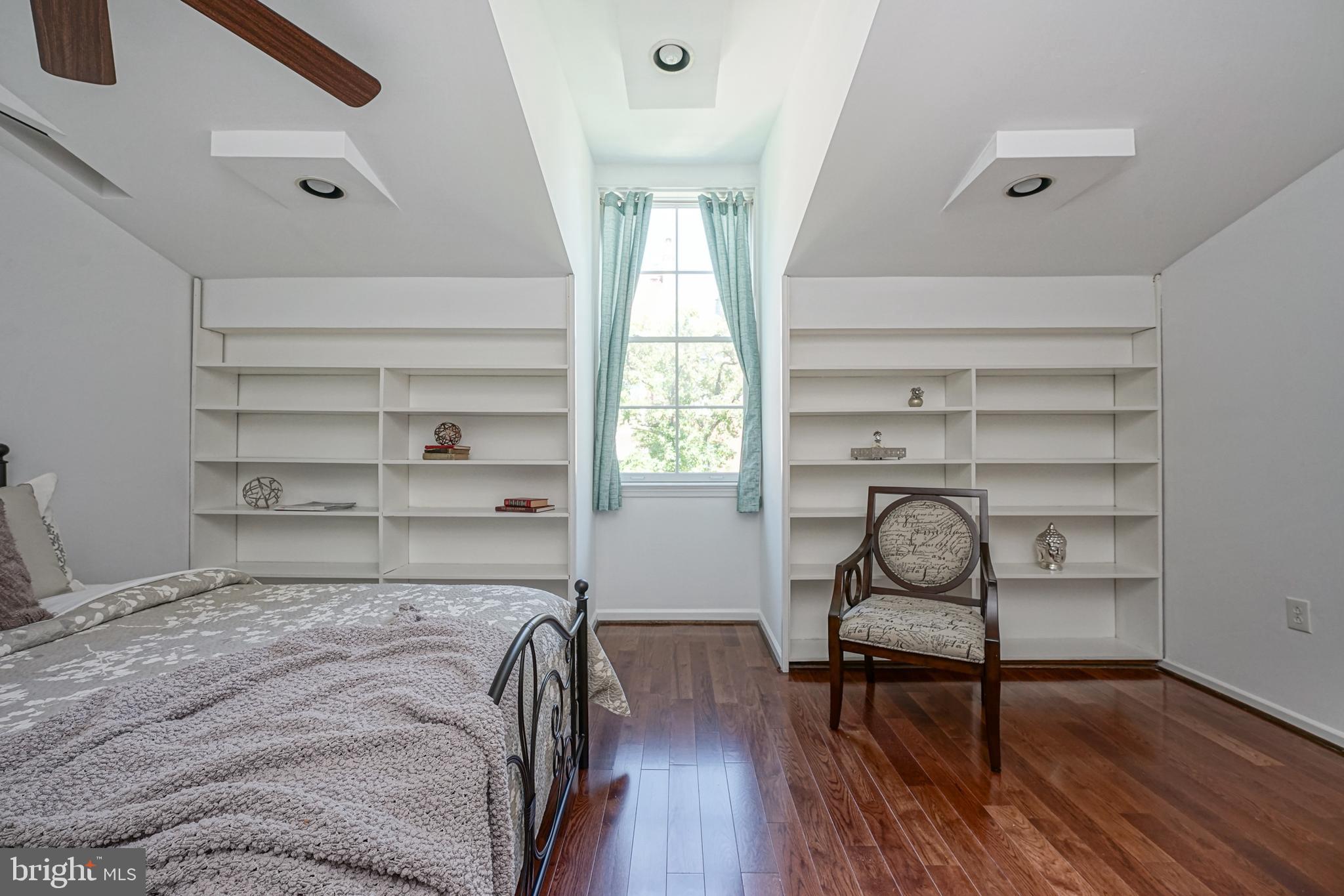 SOCIETY HILL - Residential