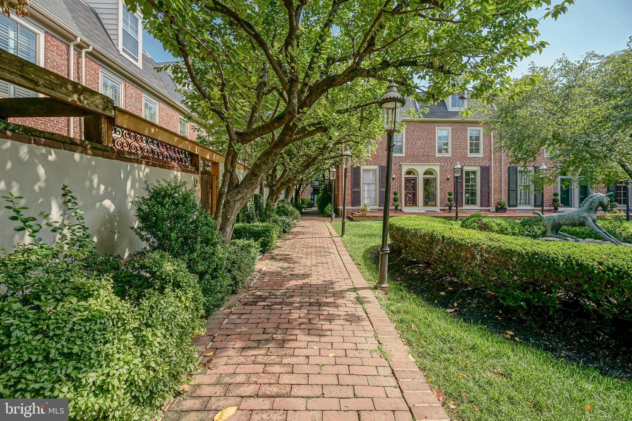 SOCIETY HILL - Residential