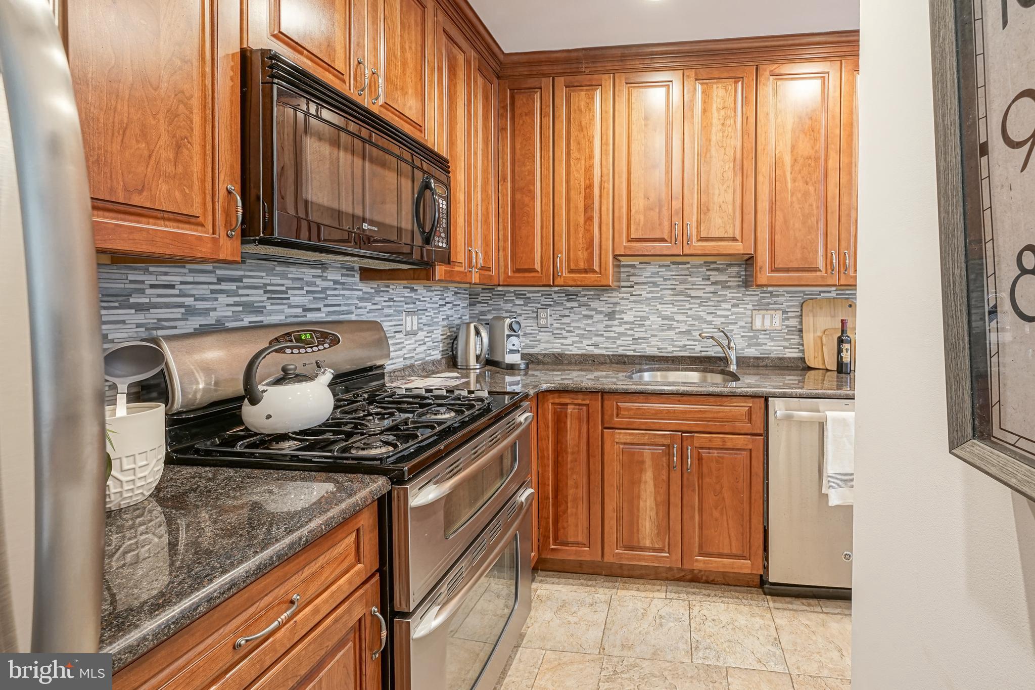 SOCIETY HILL - Residential