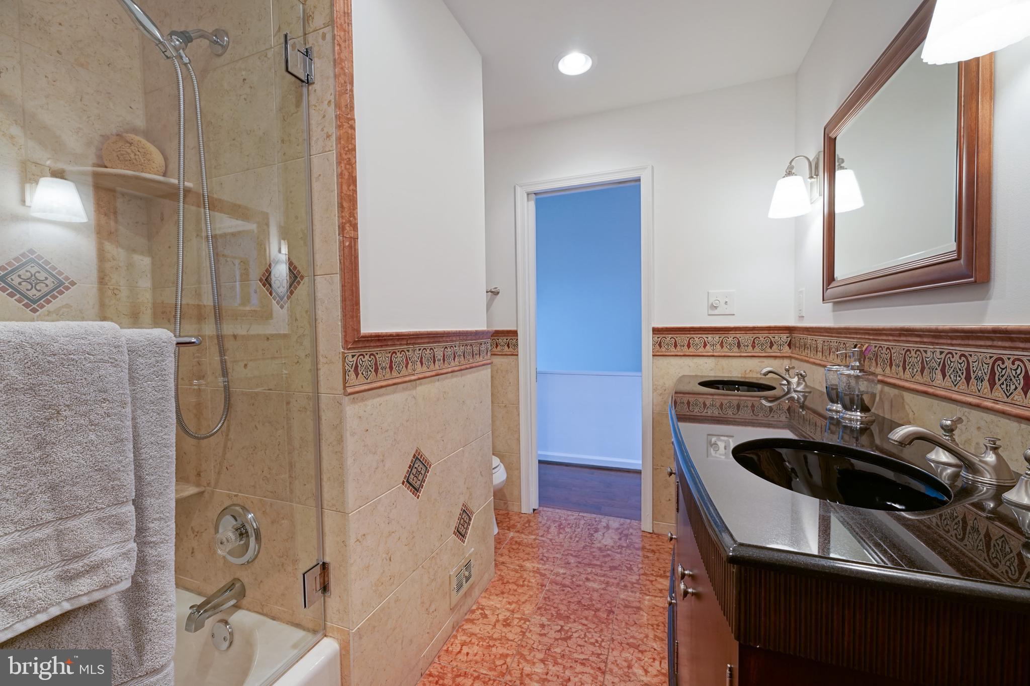 SOCIETY HILL - Residential