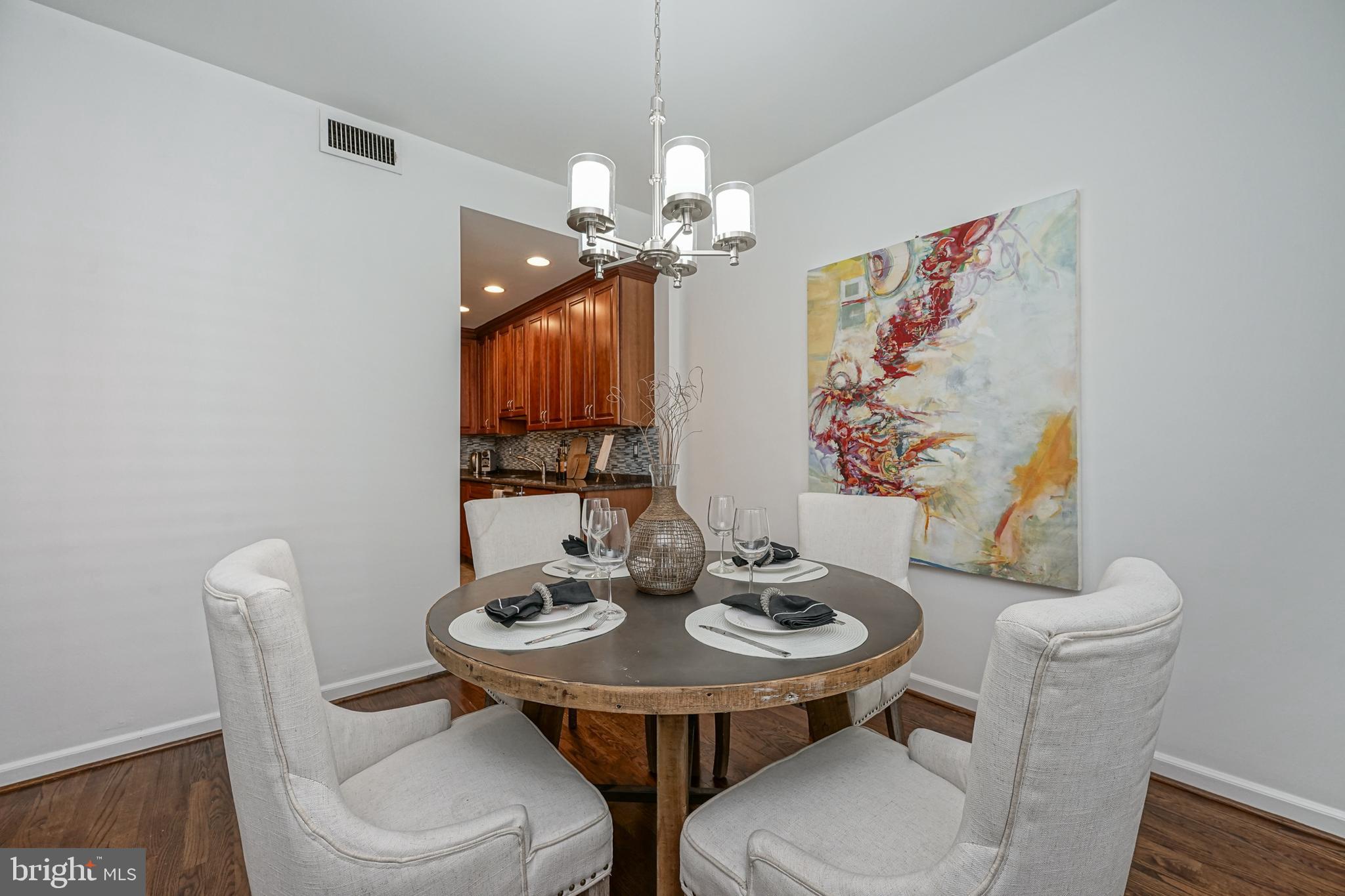 SOCIETY HILL - Residential