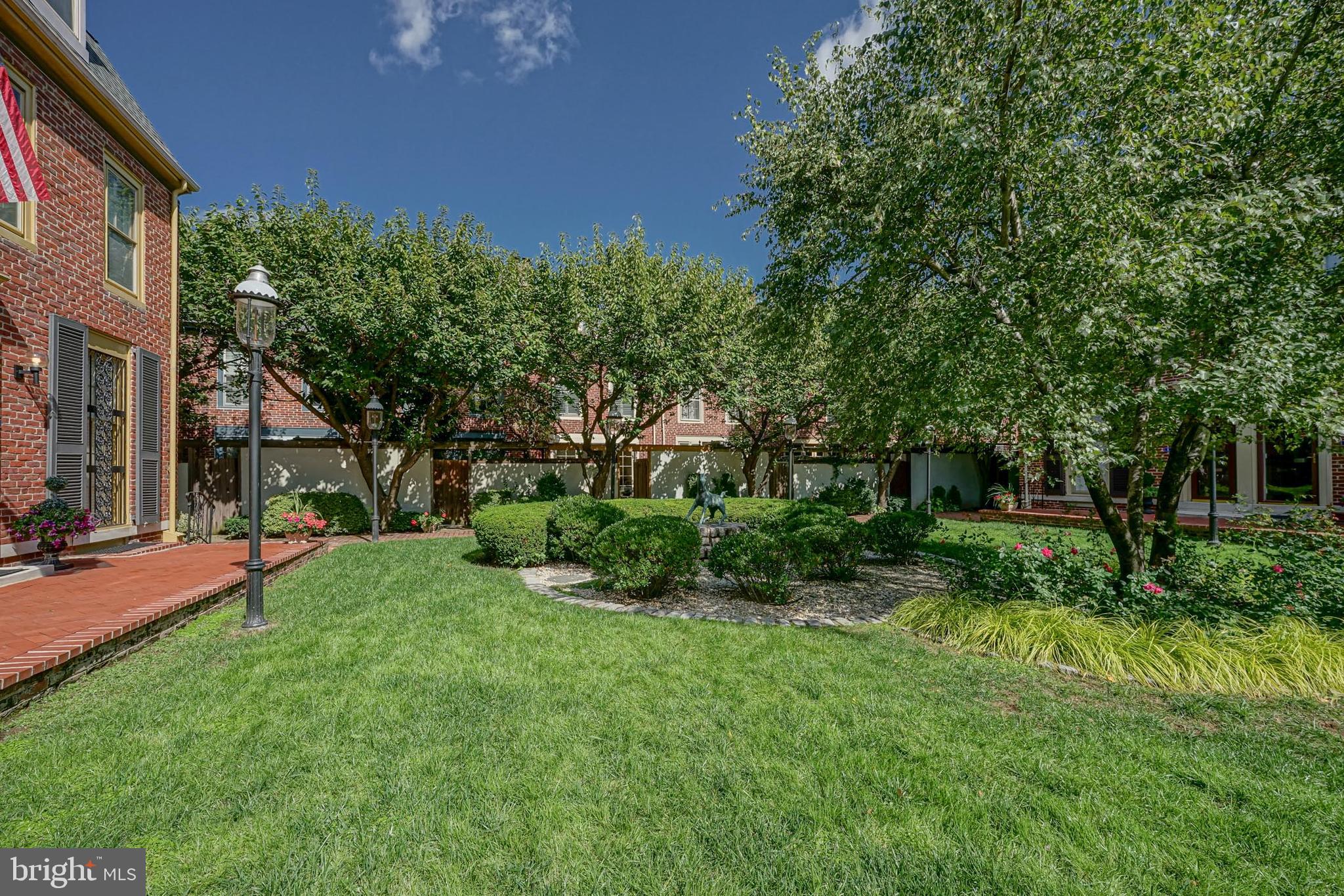 SOCIETY HILL - Residential