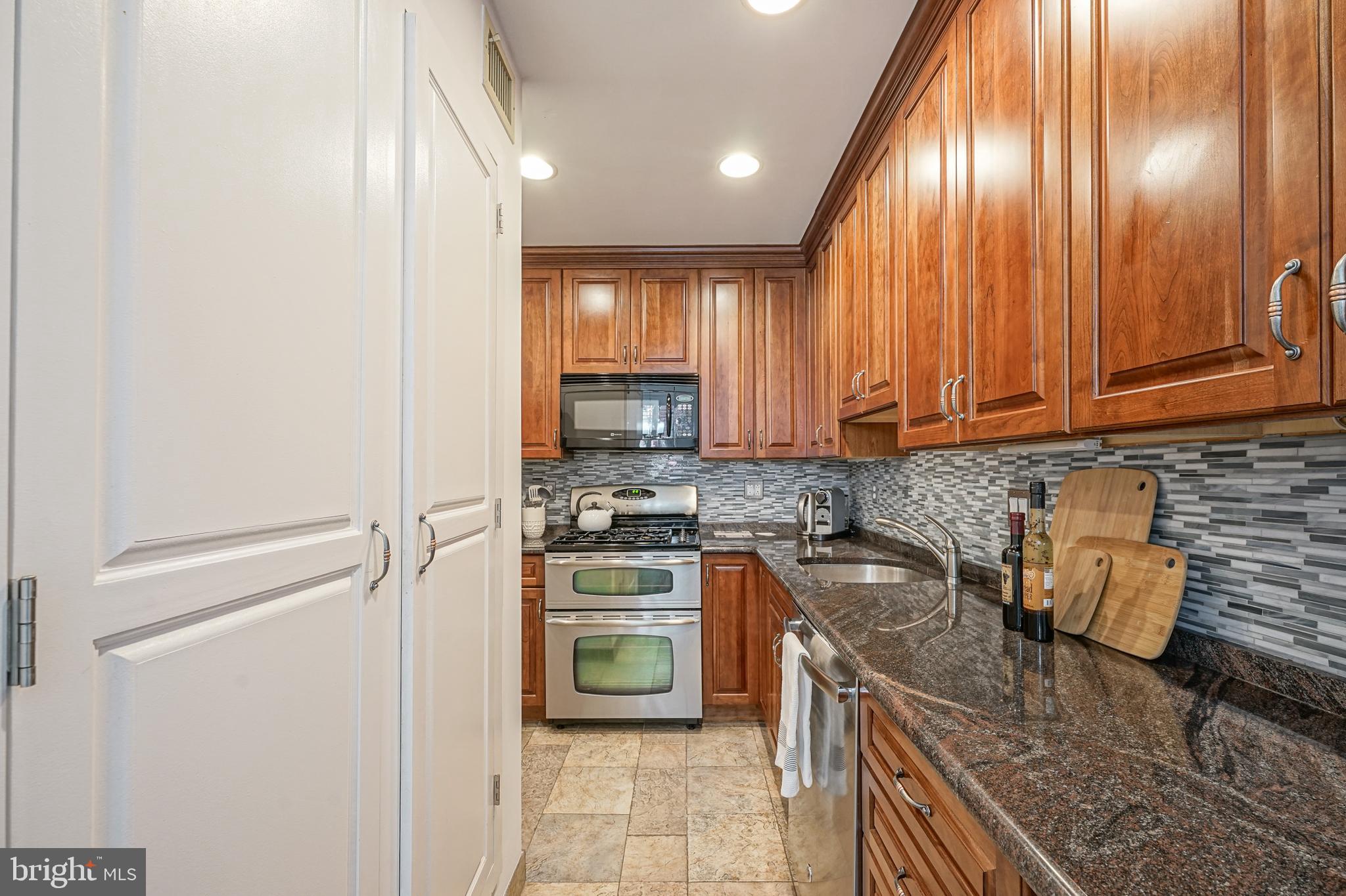 SOCIETY HILL - Residential