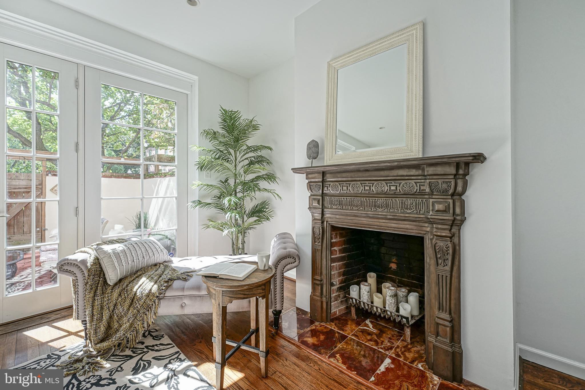 SOCIETY HILL - Residential