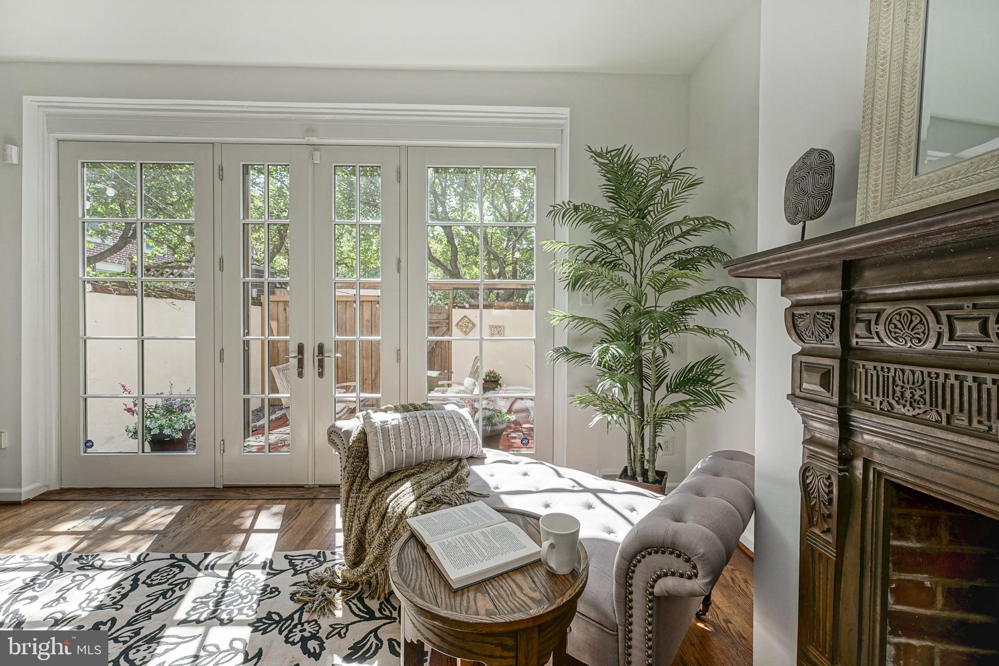 SOCIETY HILL - Residential