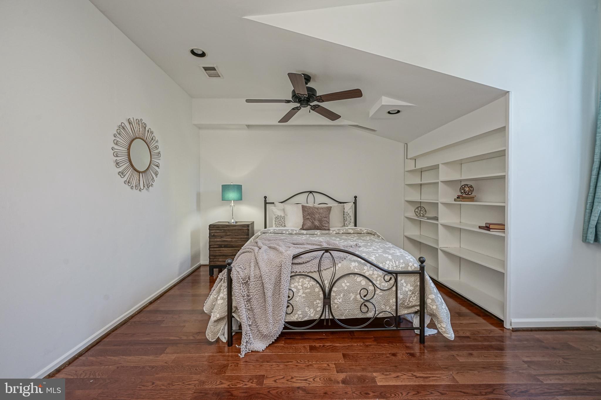 SOCIETY HILL - Residential