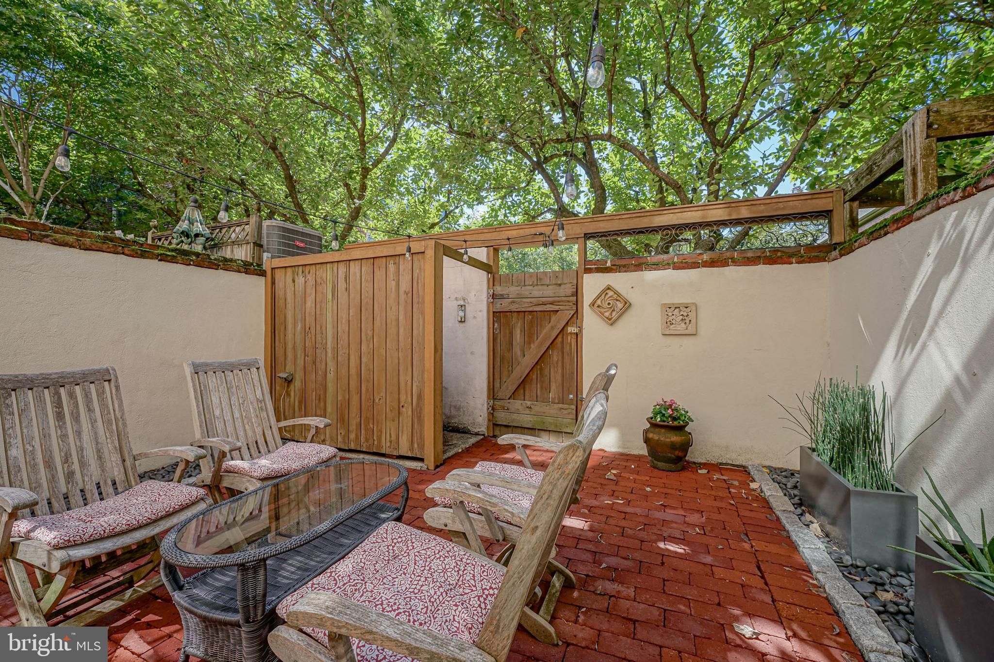 SOCIETY HILL - Residential