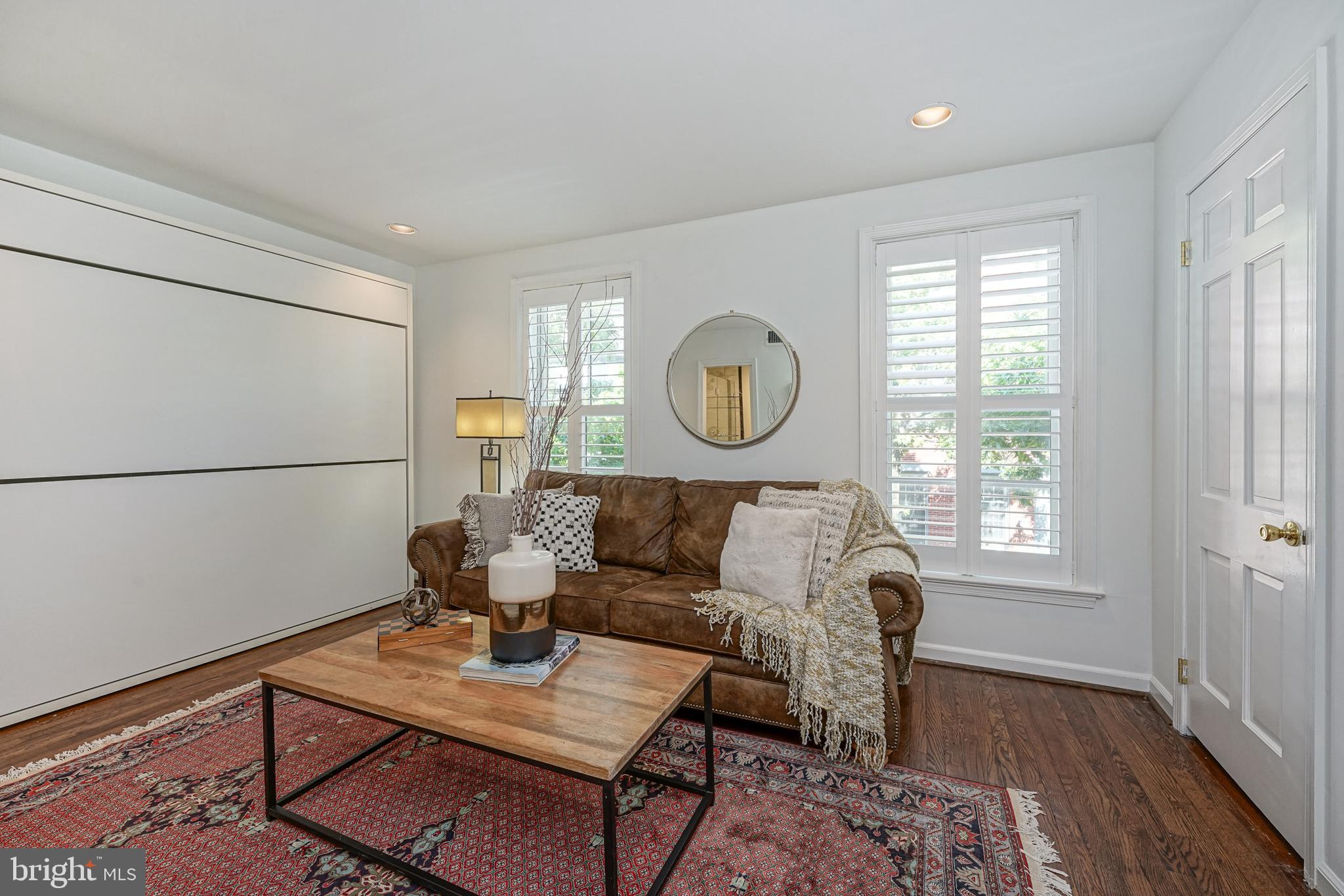 SOCIETY HILL - Residential