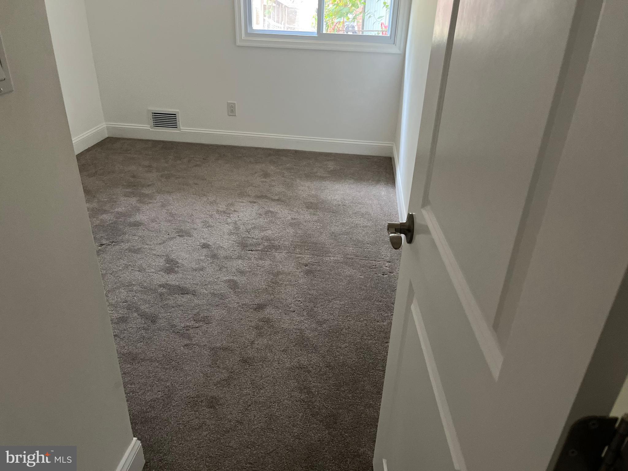 KEMP MILL ESTATES - Residential Lease