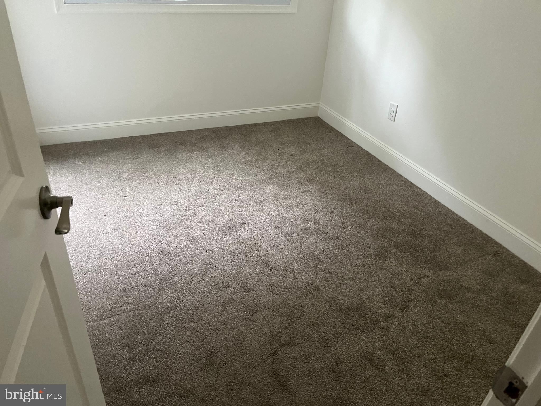 KEMP MILL ESTATES - Residential Lease