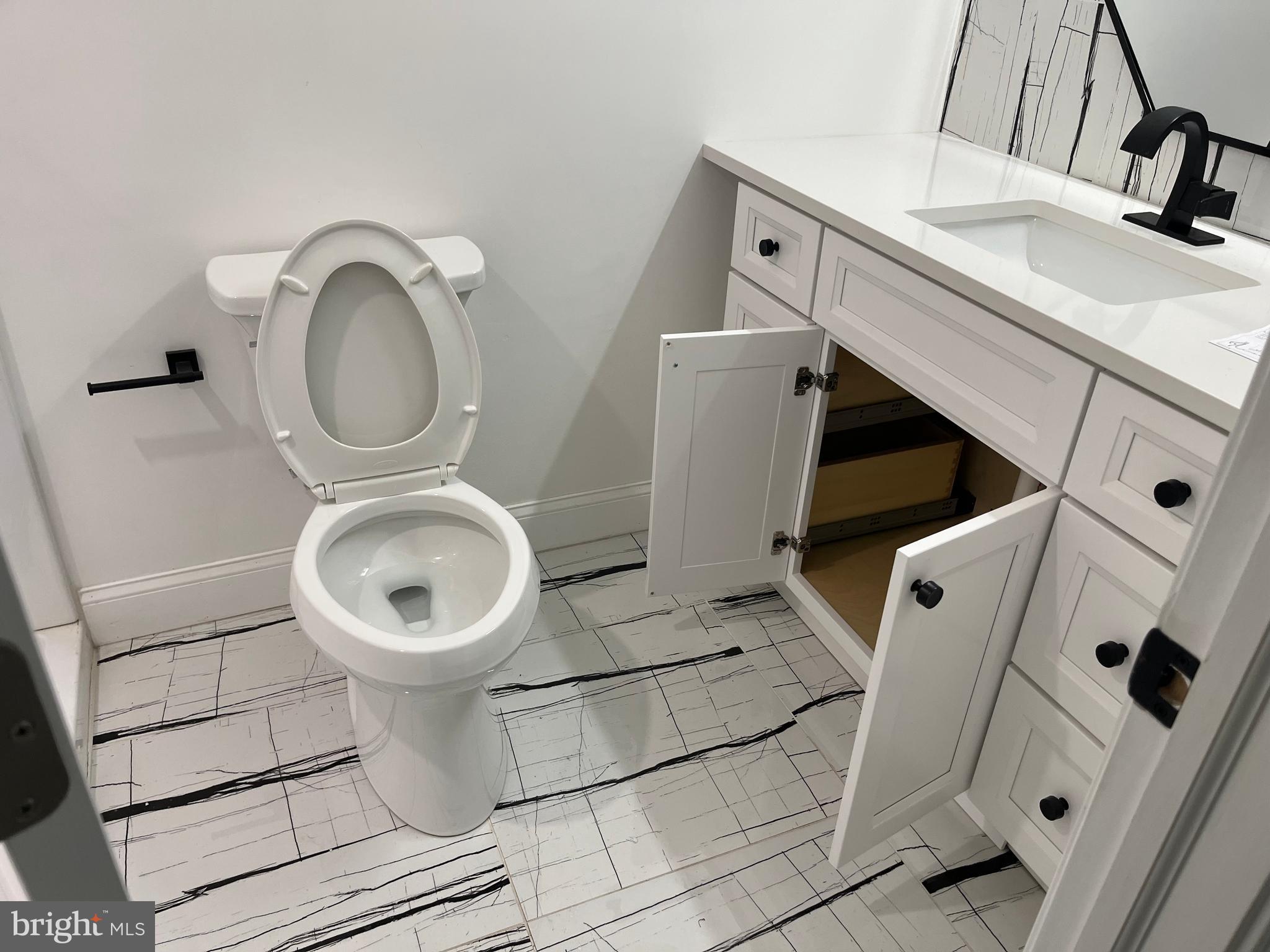 KEMP MILL ESTATES - Residential Lease